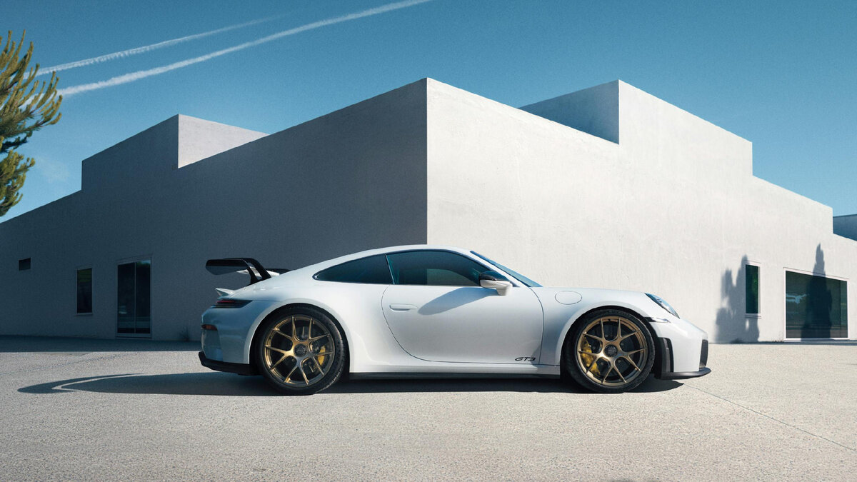 How to rent a sports car and get the most emotions? A complete guide