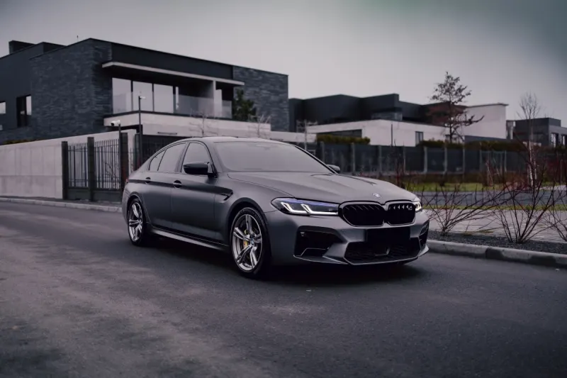 BMW M5 F90: oyunun kurallarını yeniden yazan sportif sedan