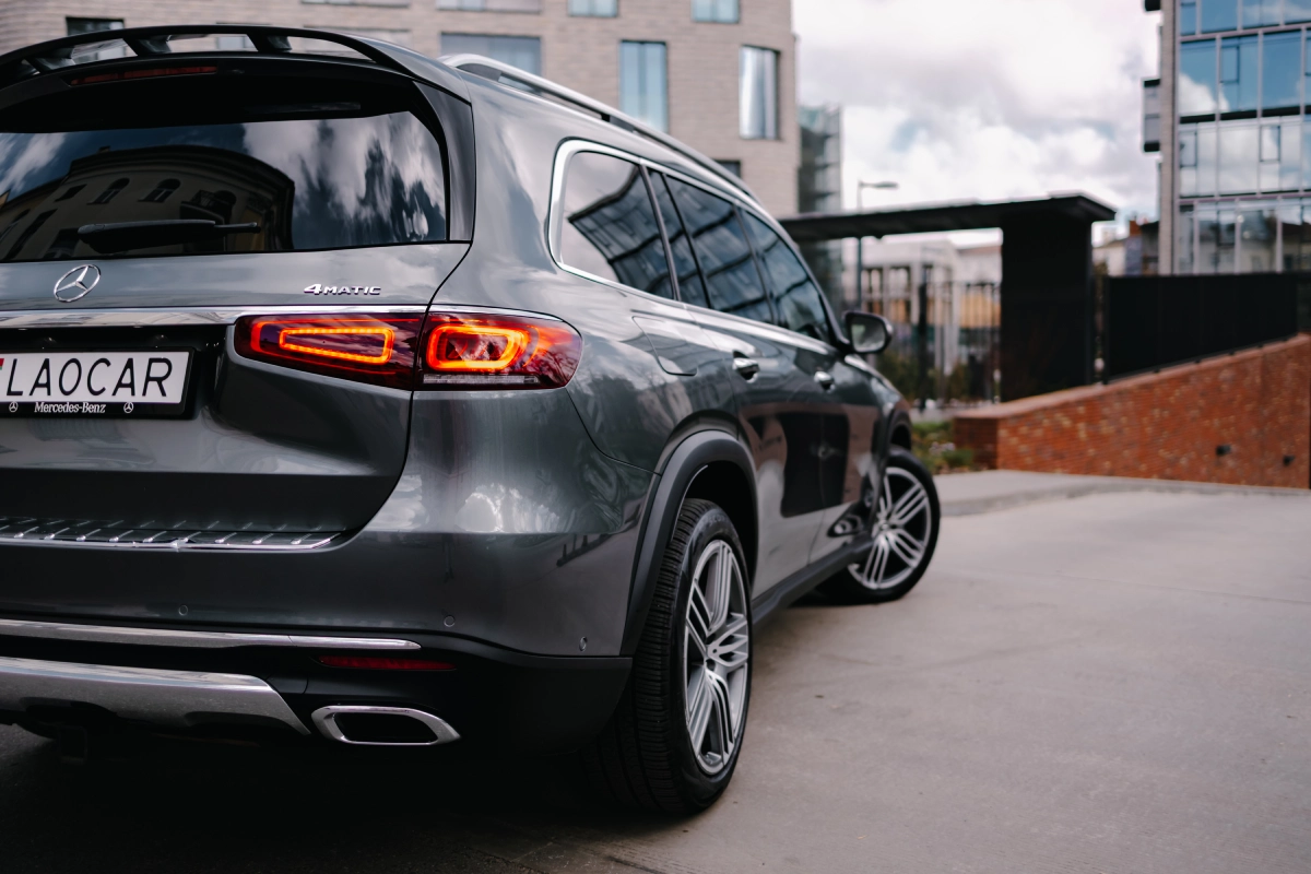 Задняя часть Mercedes GLS — простор и стиль