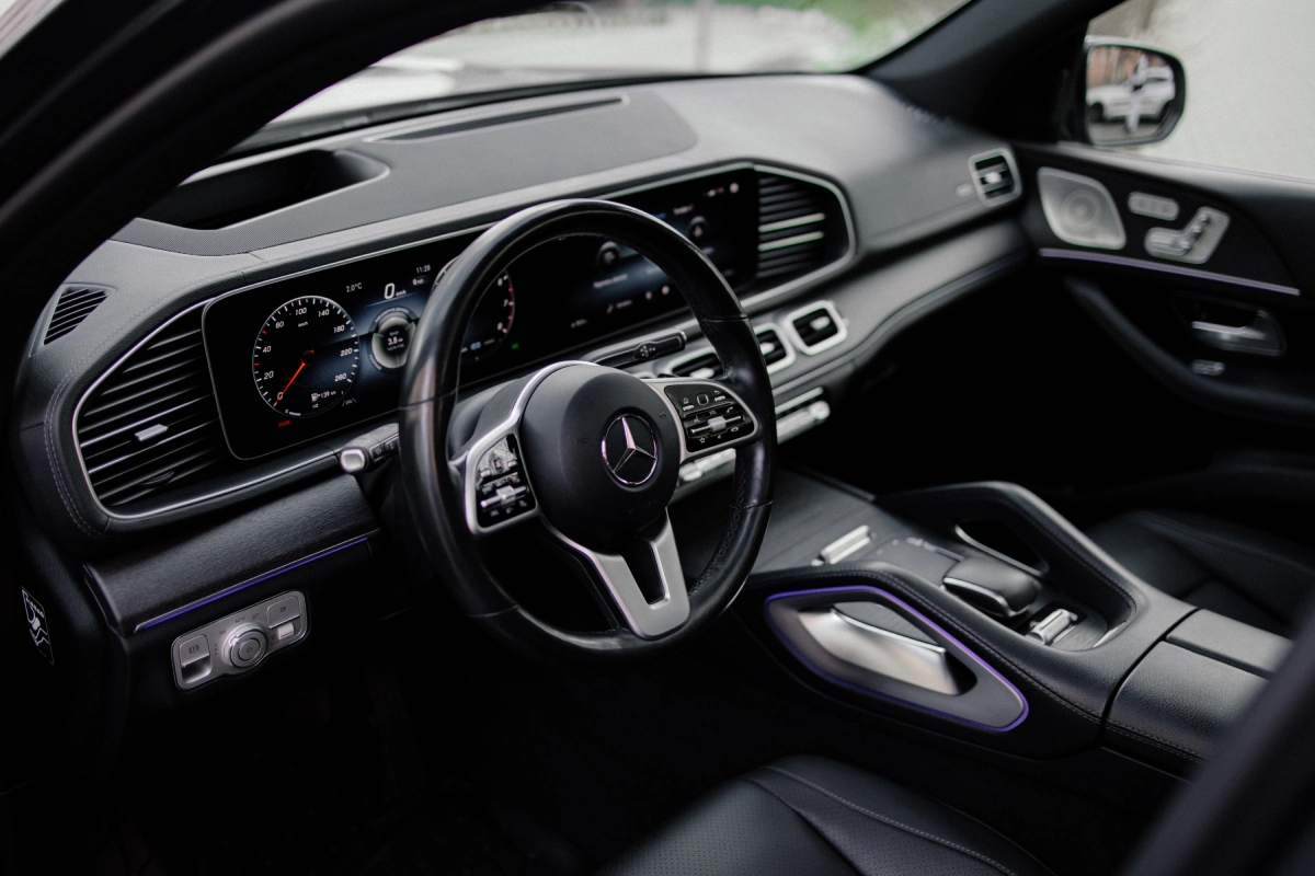 Семейный люкс-внедорожник Mercedes GLS 450