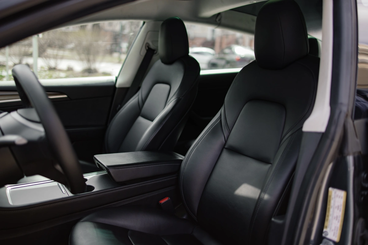 Премиальный электрокар Tesla Model 3 Performance для проката