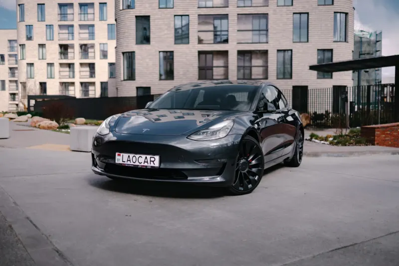 Tesla Model 3 Perfomance