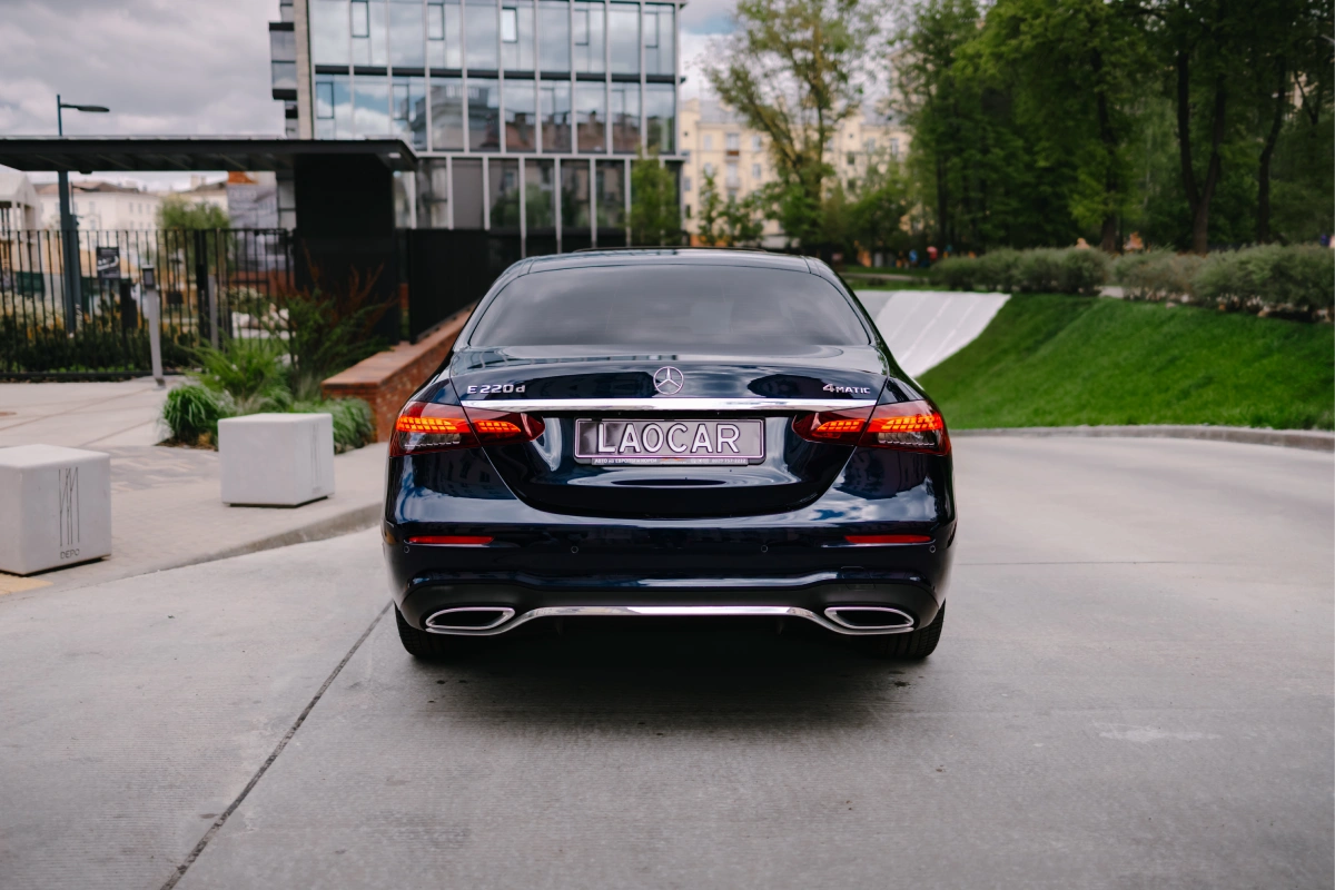 Прокат Mercedes E220d в Беларуси — элегантность и экономичность