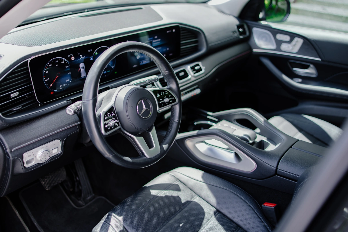 Прокат Mercedes GLE 450 — статусная машина для аренды в Минске