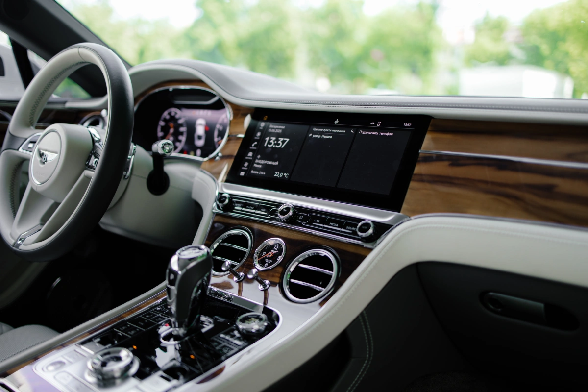 Bentley Continental GT прокат в Минске — статус на колёсах