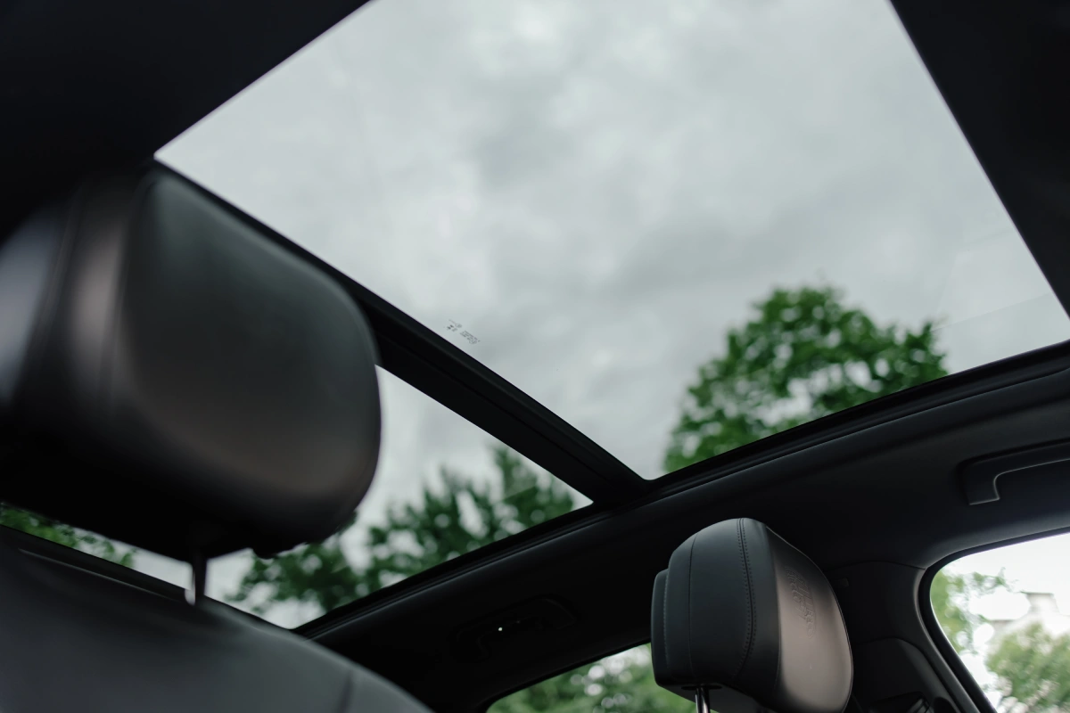 Гибридный Porsche Cayenne S — экологичный выбор для аренды