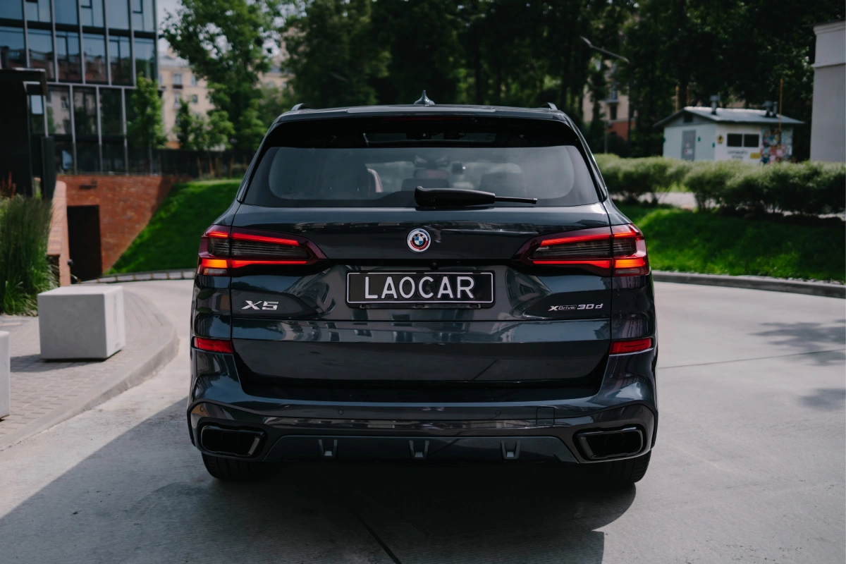 Прокат BMW X5 3.0d — мощный внедорожник с отличной проходимостью