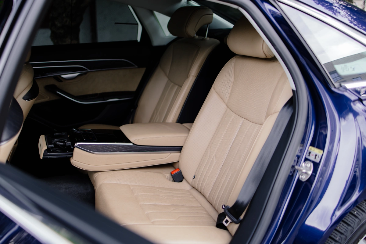 Аренда Audi A8 Long