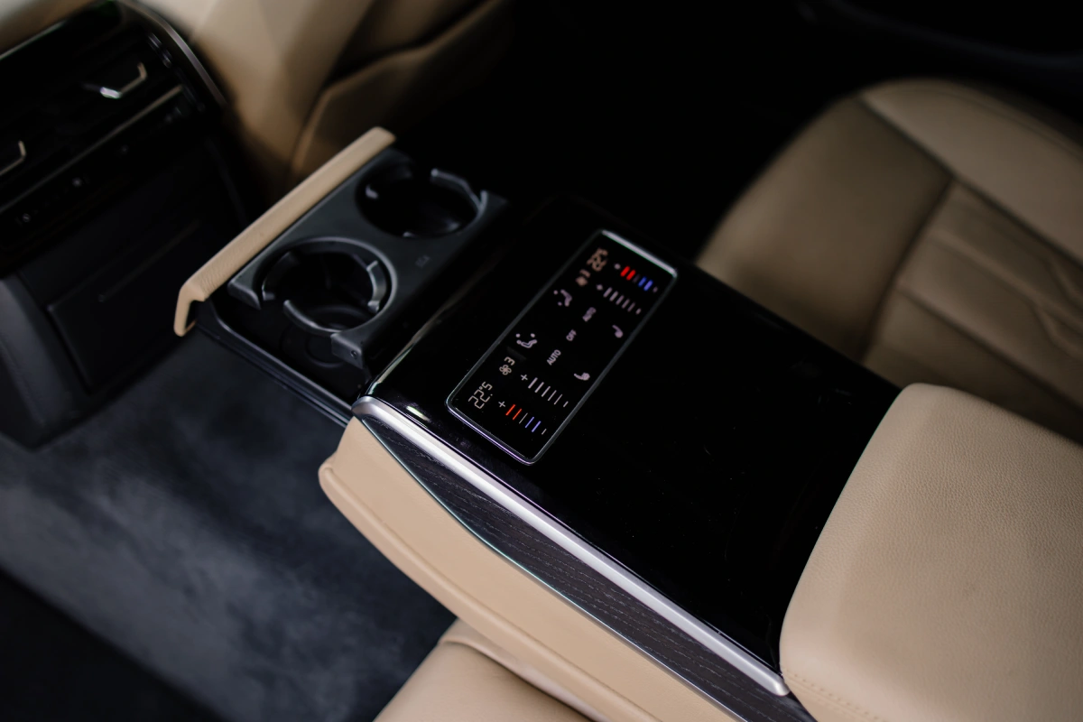 Премиальный седан Audi A8 Long