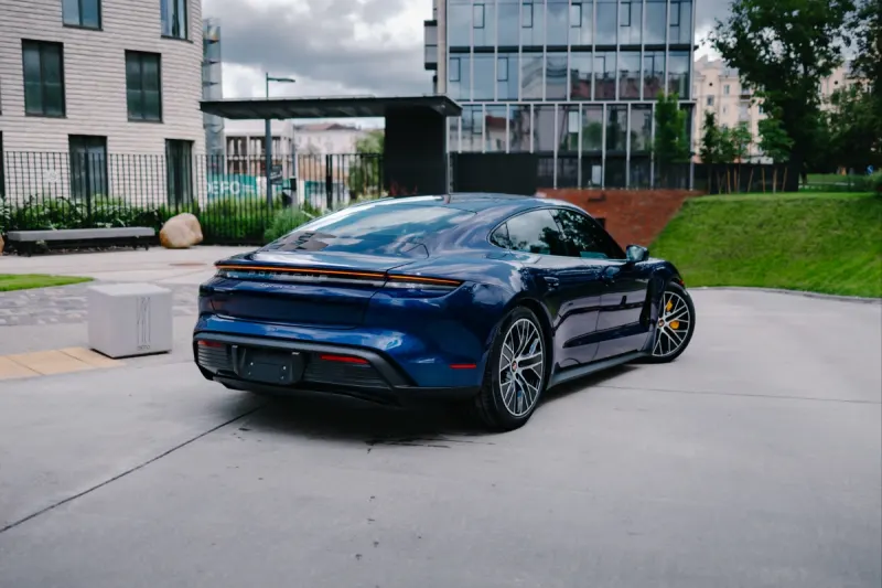 Porsche Taycan 4S