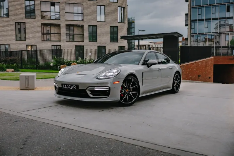 Porsche Panamera 4S