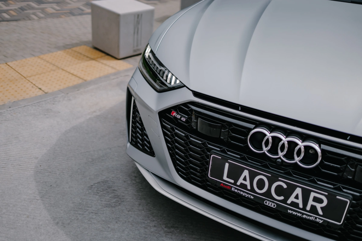 Руль и приборная панель Audi RS6 Performance — аренда в Минске