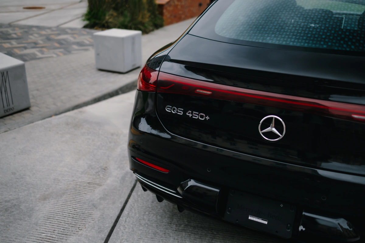 Mercedes EQS 450+ Rental Minsk.
