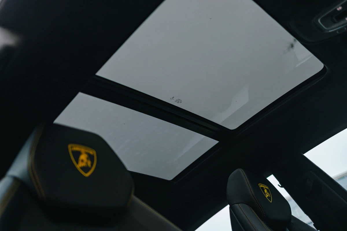 premium car lamborghini urus