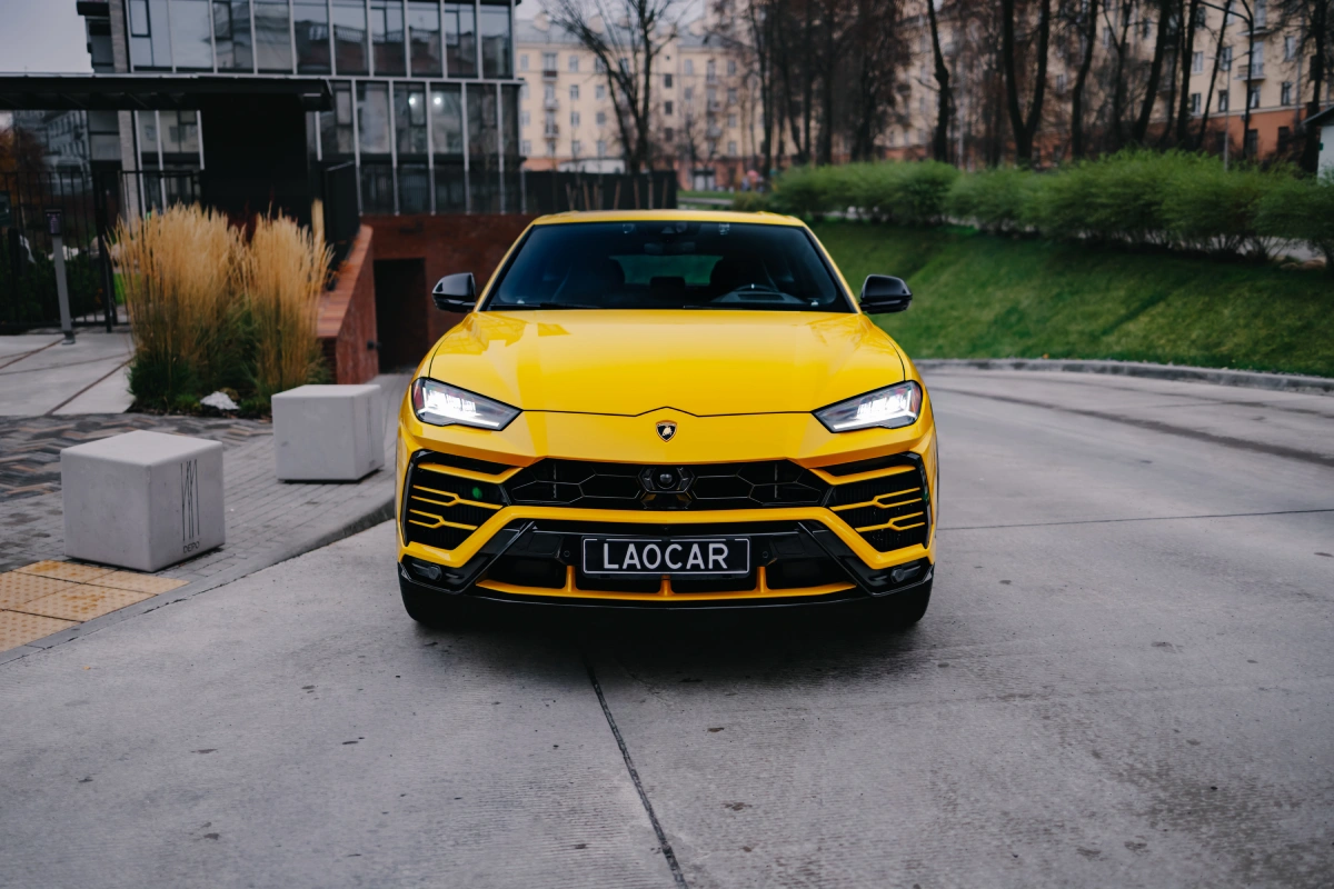 lamborghini urus экстерьер желтый