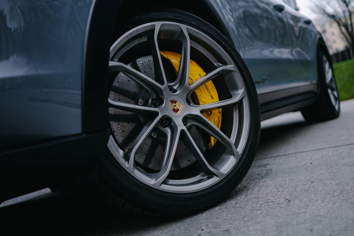 rent porsche cayenne turbo gt