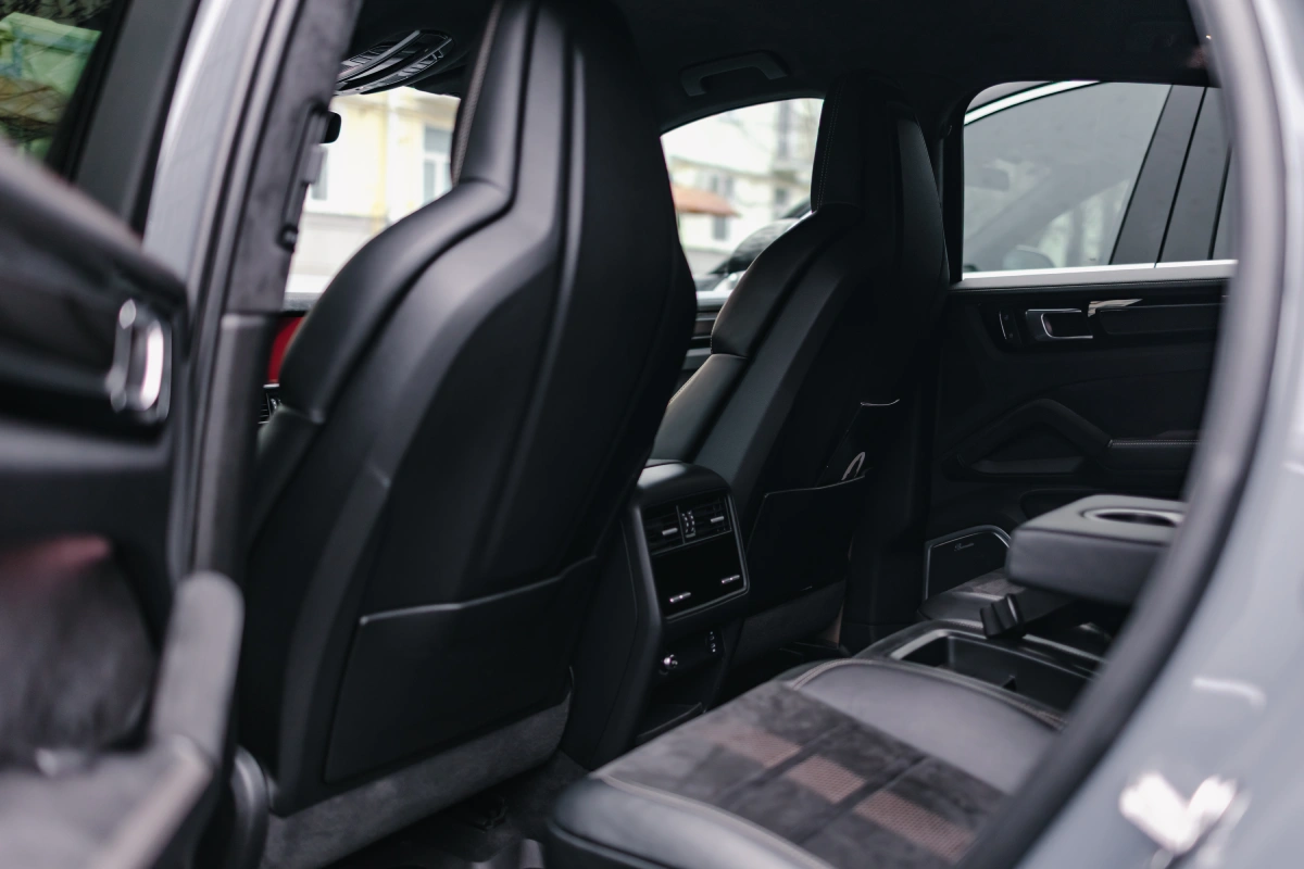 lüks suv kiralama porsche cayenne turbo gt