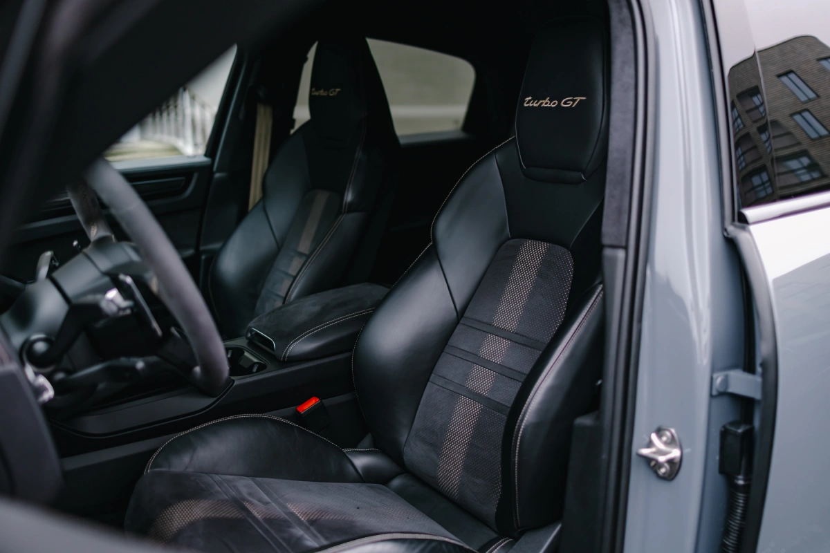 porsche cayenne turbo gt интерьер