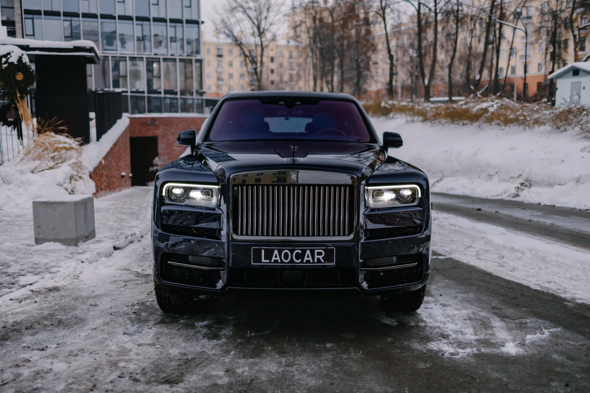 Rolls-Royce Cullinan Black Badge  in Minsk — premium SUV hire