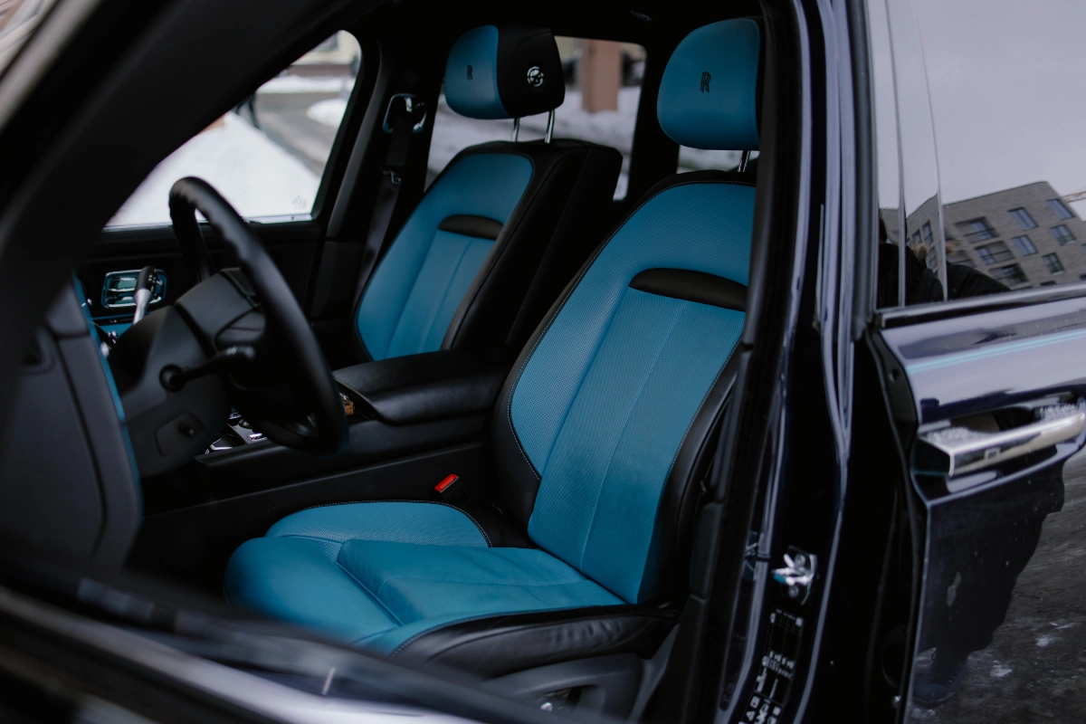 Interior Rolls-Royce Cullinan Black Badge — luxury premium SUV in Minsk