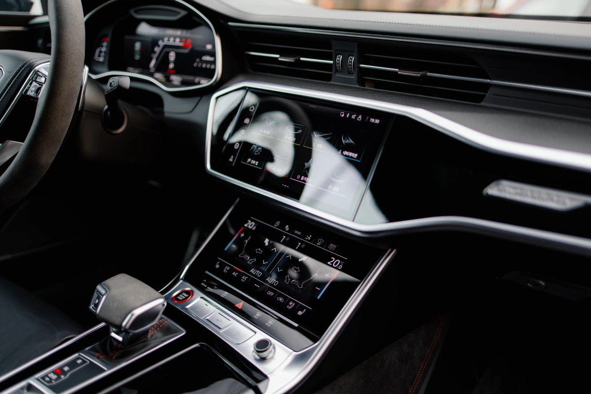 руль и панель Audi RS7 фото