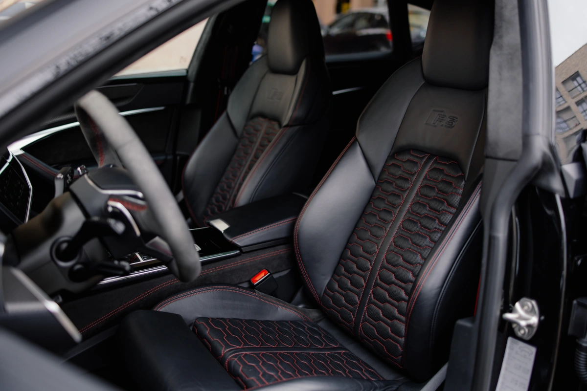 интерьер Audi RS7 аренда авто