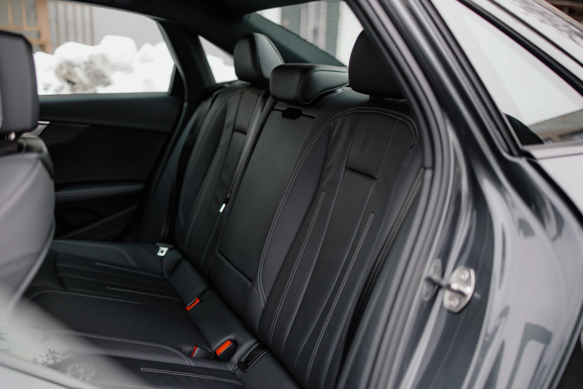 Audi A4 премиум седан в аренду