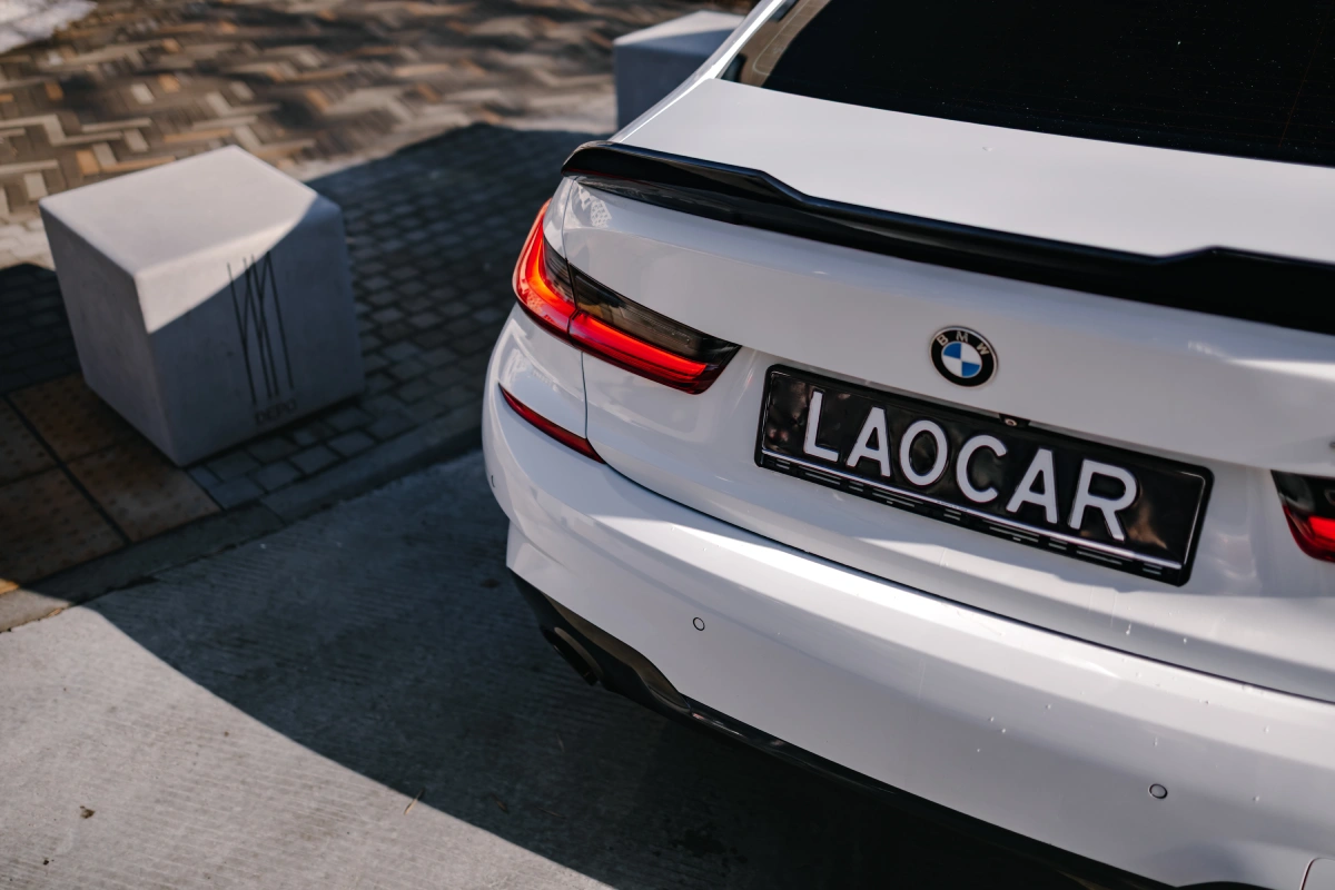 Minsk’te BMW 330i kiralama — premium business sedan