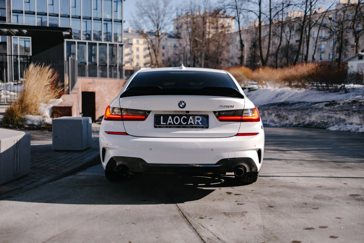BMW 330i стильный седан аренда