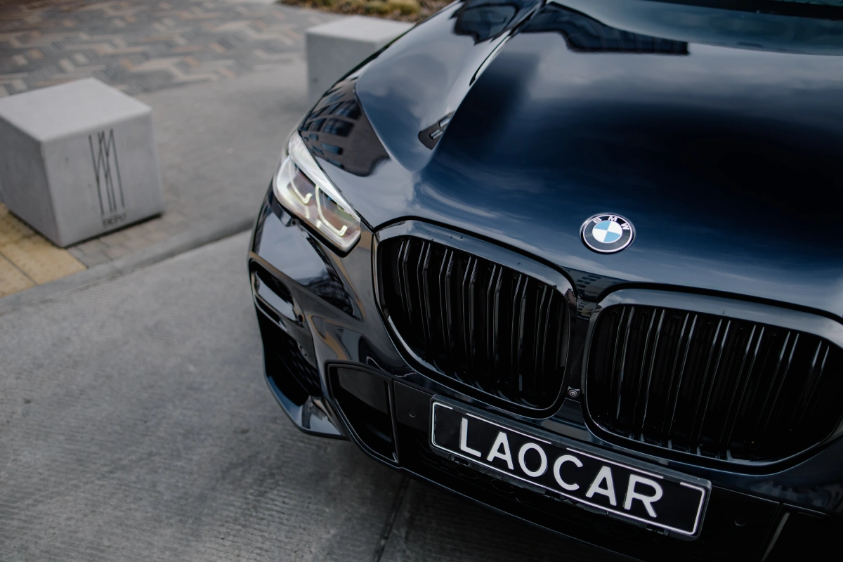 BMW X5 3.0d rental Minsk front view
