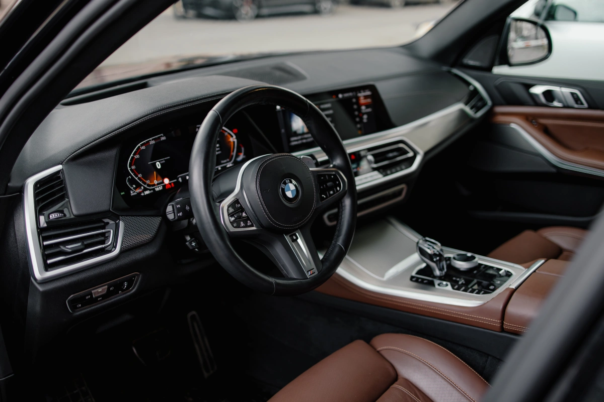 BMW X5 3.0d luxury interior