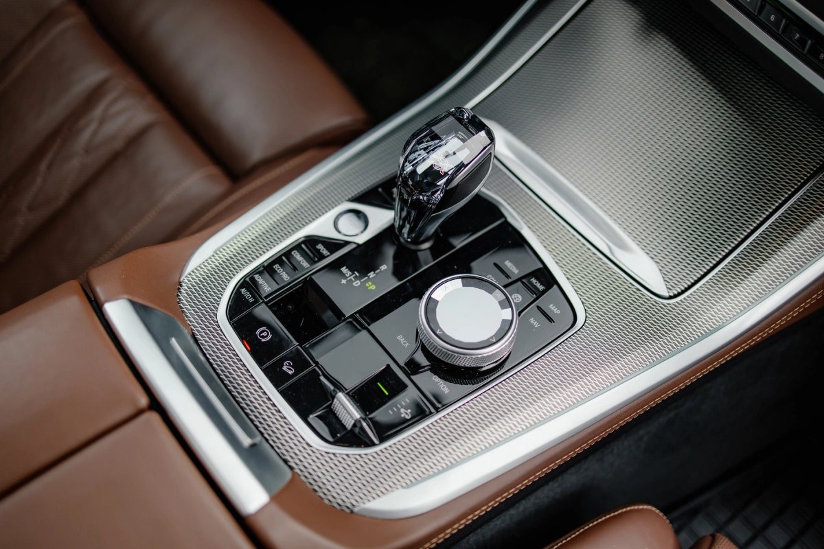 BMW X5 3.0d 明斯克租赁 前视图