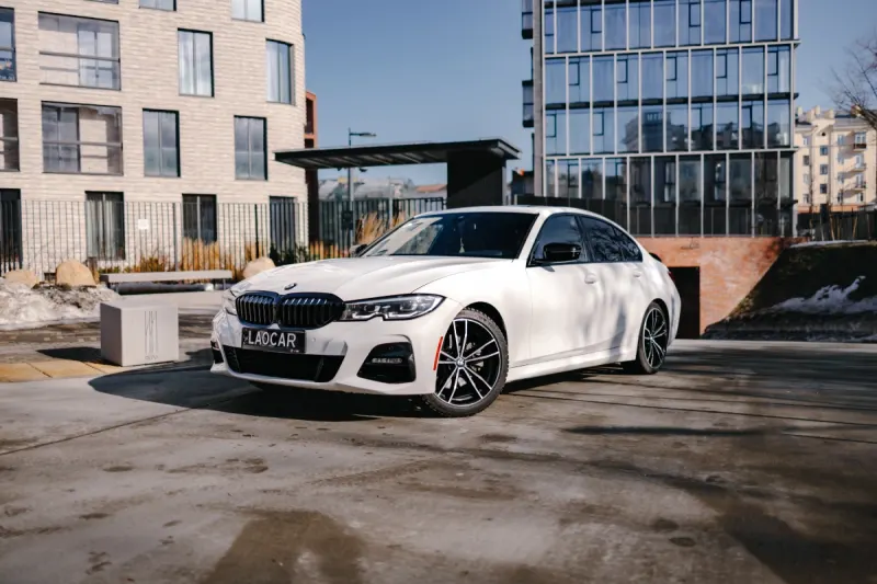 BMW 330i
