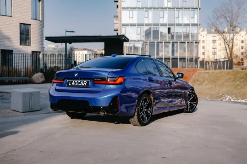 BMW 320i