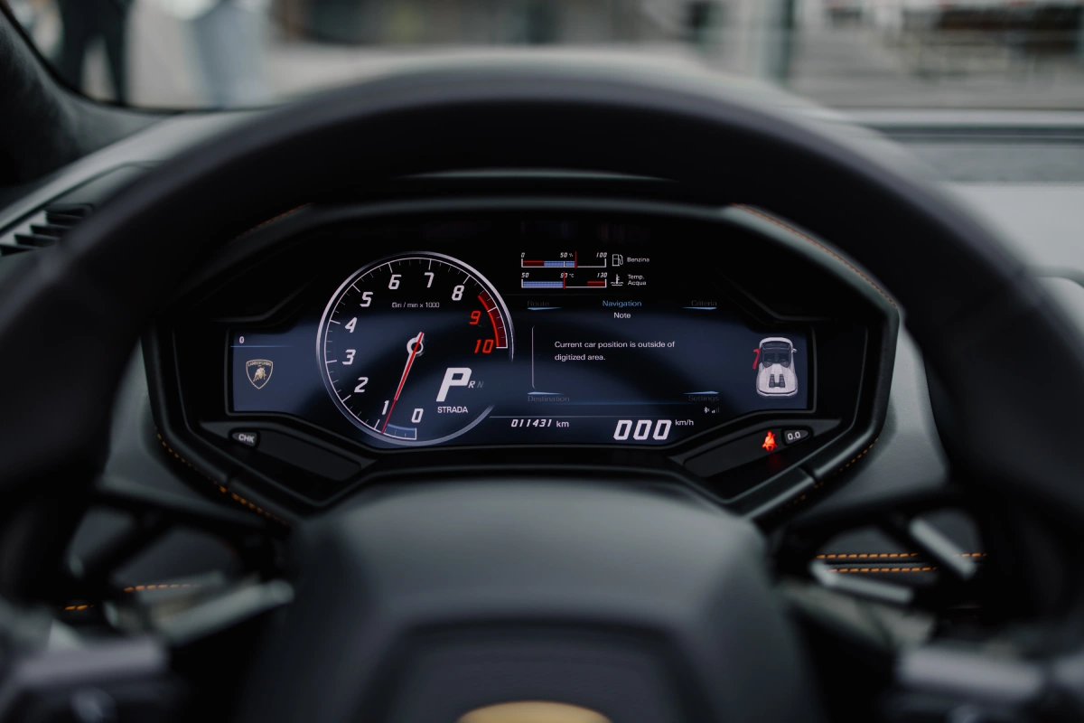 Lamborghini Huracan 明斯克租赁 前视图