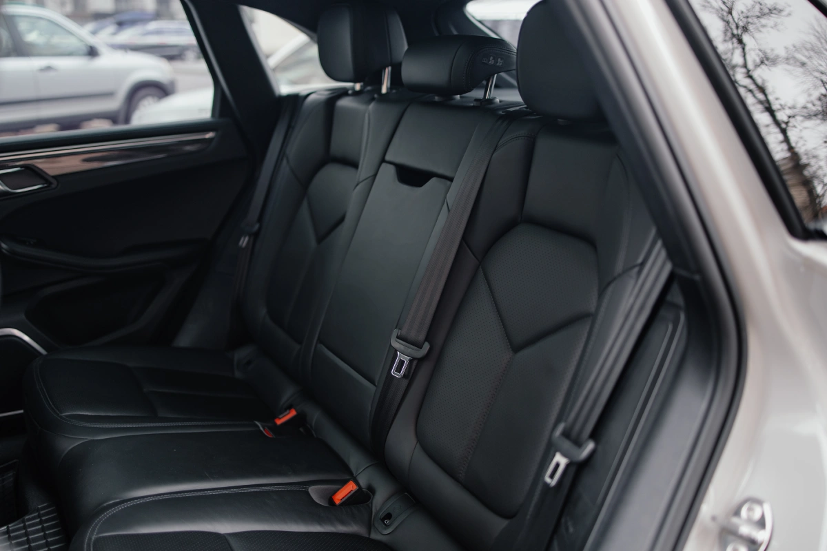 Porsche Macan Turbo 内饰