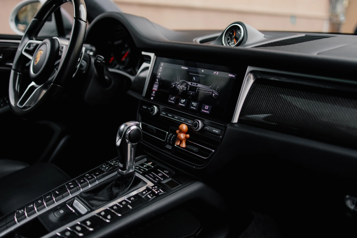 Porsche Macan Turbo multimedia system