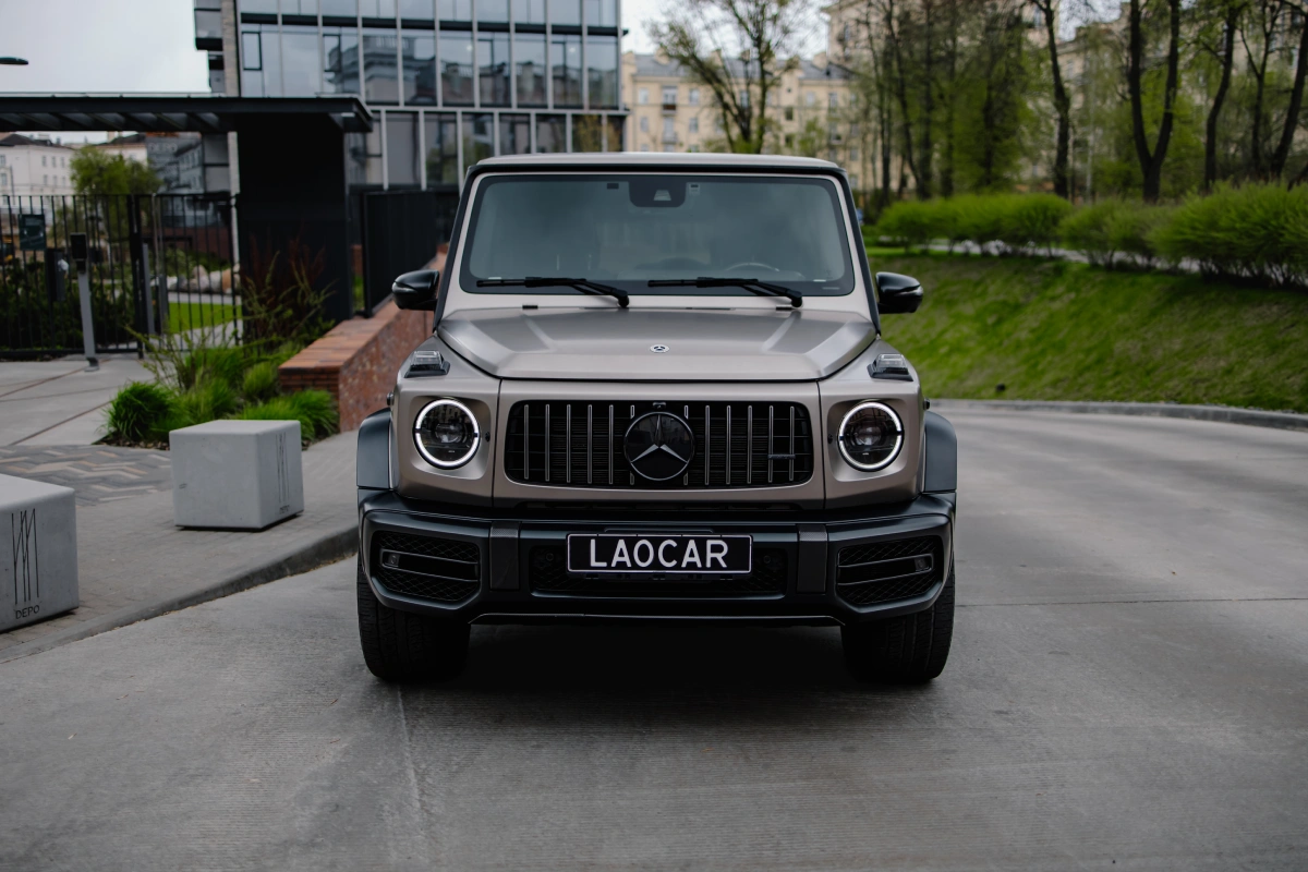 Mercedes G-Class 63 AMG аренда Минск — вид спереди