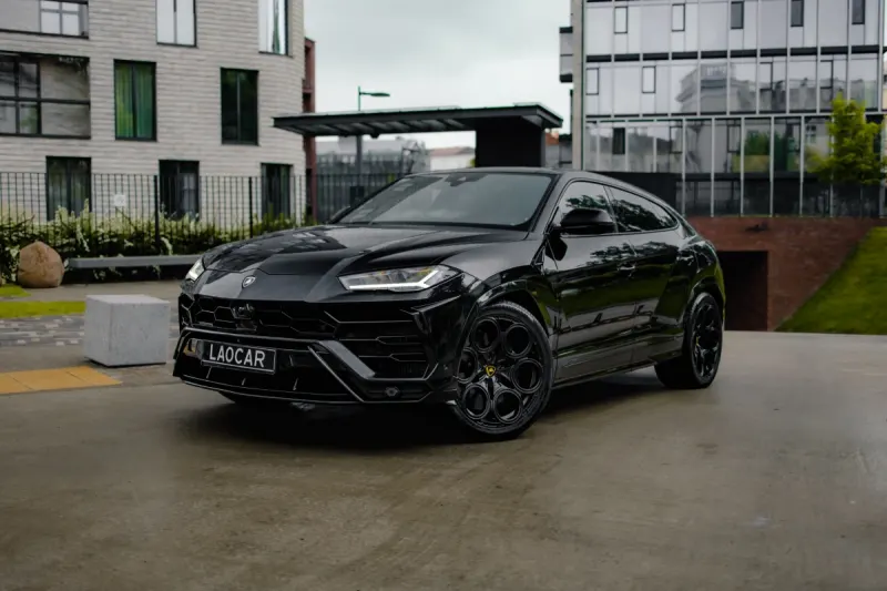 Lamborghini Urus Black