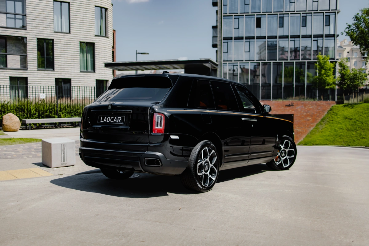 Rolls-Royce Cullinan Black Badge 2024